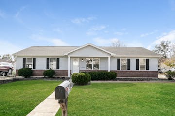 1094 EAGLE NEST DR FESTUS, MO 63028